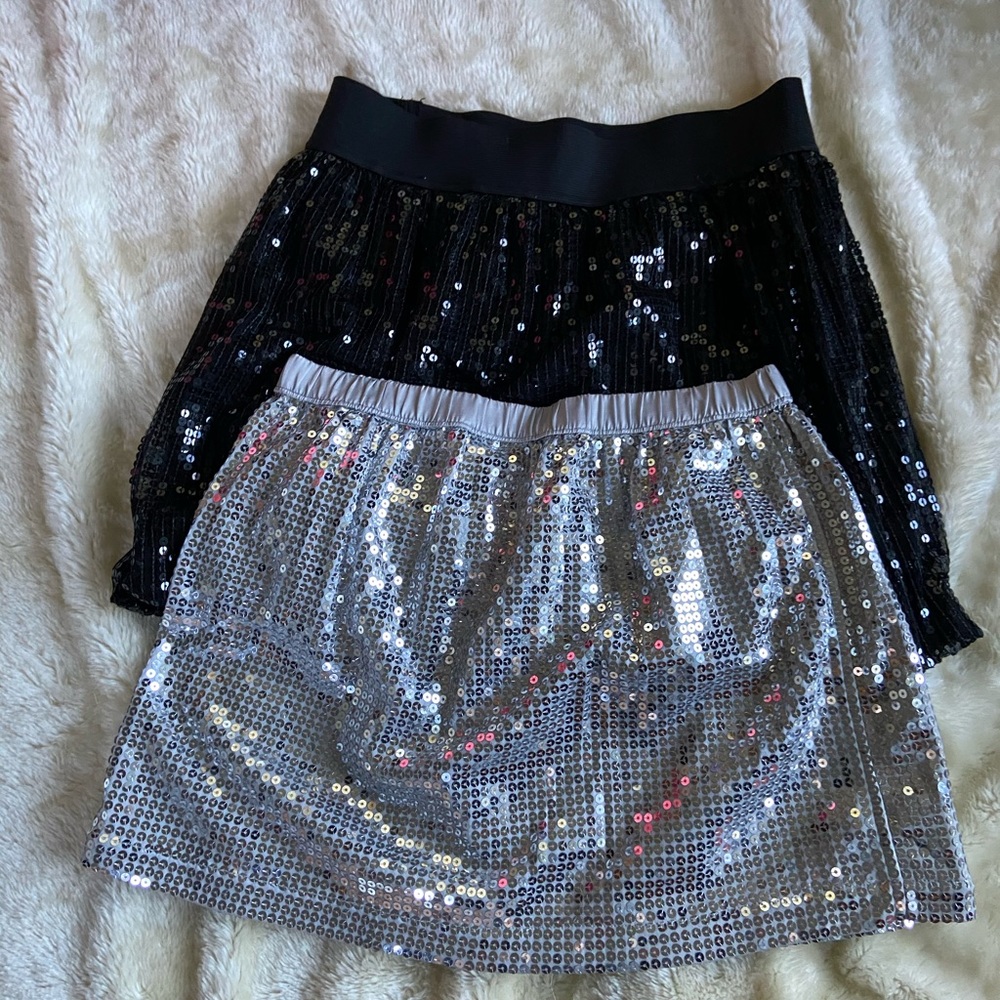 2 girls skirts